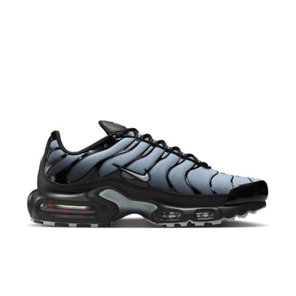 Nike Air Max Plus TN SE "Black & Wolf Grey"